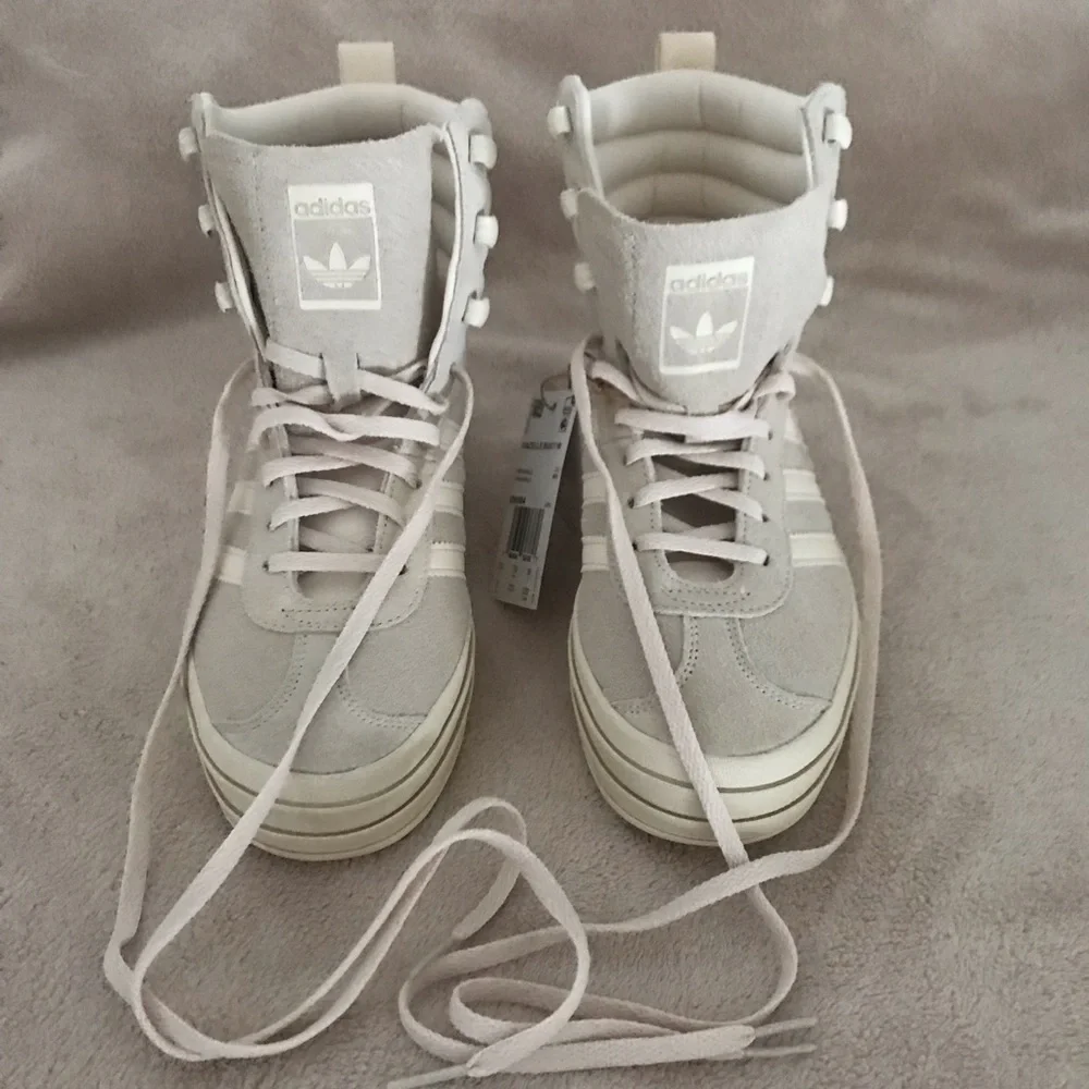 Women’s 5 ADIDAS Gazelle Wonder White High Top Lace Up Platform Sneaker Boot NWT - Picture 3 of 16